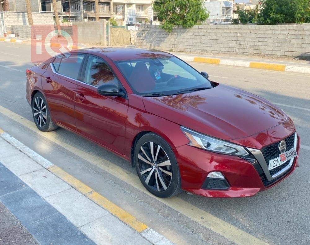 نیسان ئەلتیما